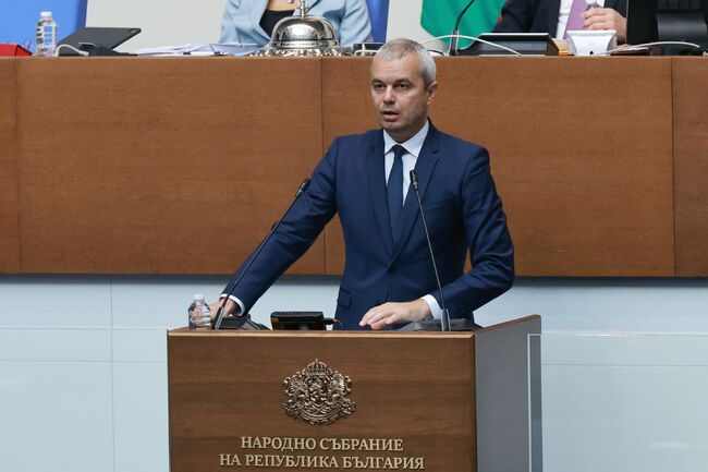 „Възраждане“ настоя за оставката на министър Тагарев и поиска ясна позиция от външно министерство за правата на българската общност в Украйна