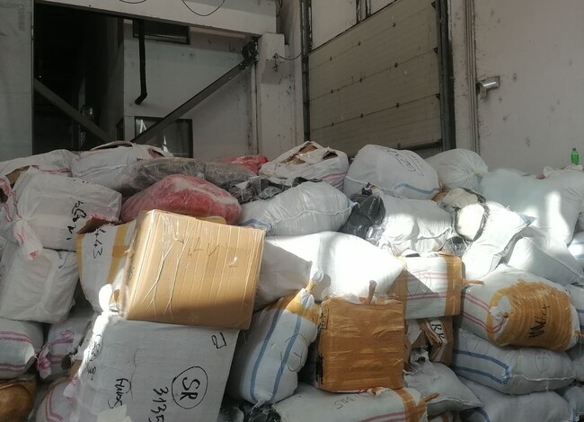 Агенция „Митници“: Голямо количество „маркови" стоки задържаха митническите служители на МП Капитан Андреево