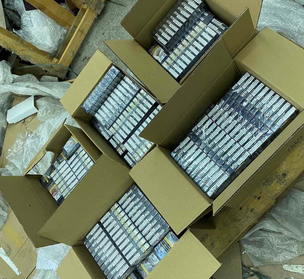 Агенция „Митници“: Митнически служители откриха цигари в кори за баница и торта