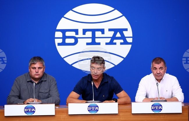 Национален пресклуб на БТА София - Български туристически съюз - пресконференция
