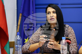 Пловдив - Национален пресклуб на БТА - пресконференция - Любомира Кадиева