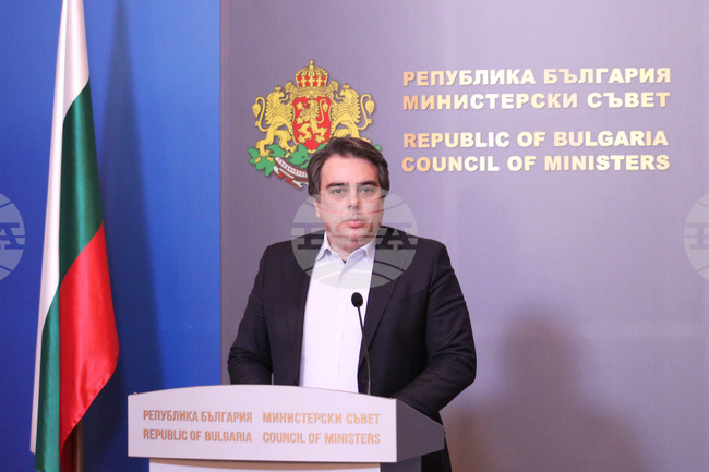 Министерски съвет - Асен Василев - брифинг