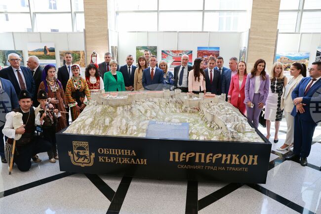 Парламент - изложба - Бранд Родопи - Чудесата на Родопите