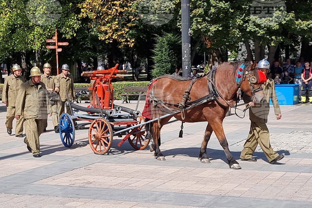 Русе - Русенската противопожарна служба отбеляза 140 години