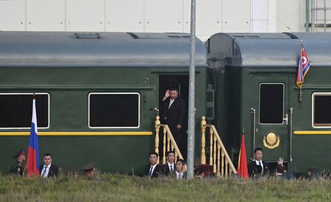 Путин заяви, че севернокорейският лидер Ким ще посети Владивосток и военни заводи в Комсомолск на Амур