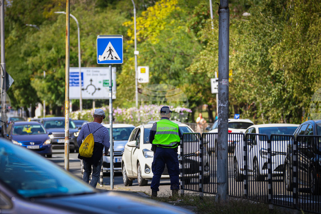 Евакуираха ученици от бургаско училище, след като дванадесетокласничка напръска съученичка с лютив спрей