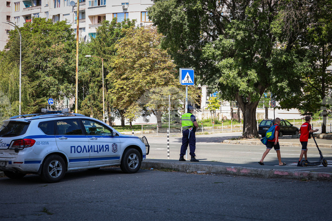 Дете е прегазено в Бургас от автомобил при движение на заден ход, няма опасност за живота му 