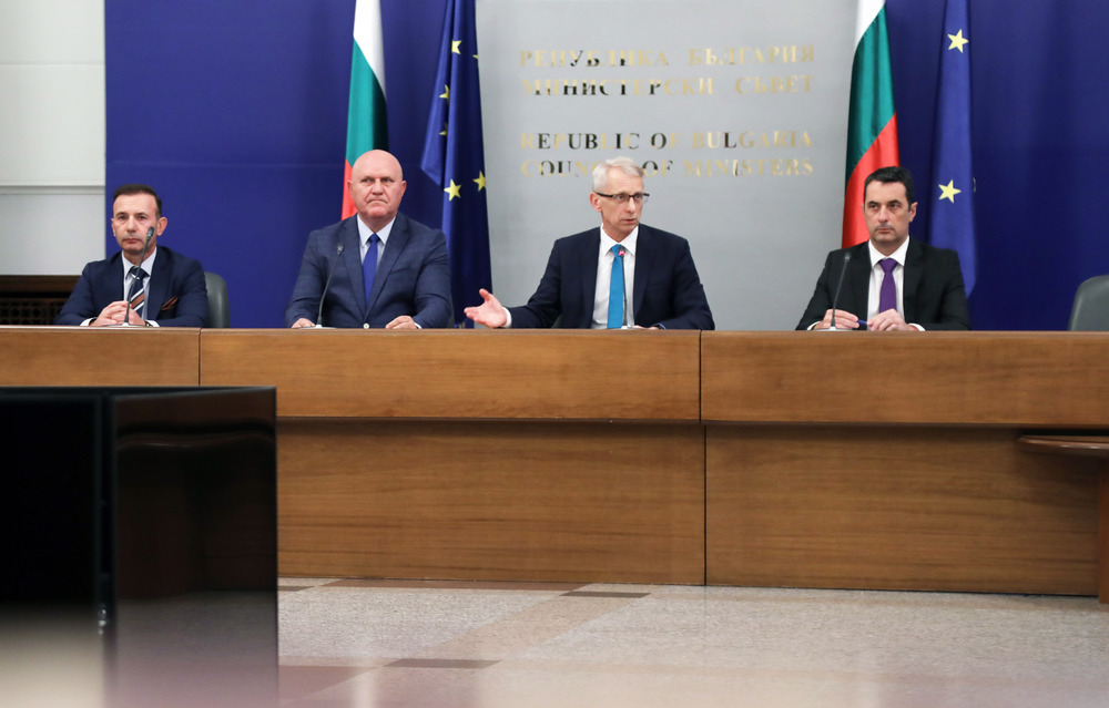 МС: Държавата осигурява безпроблемно начало на учебната година