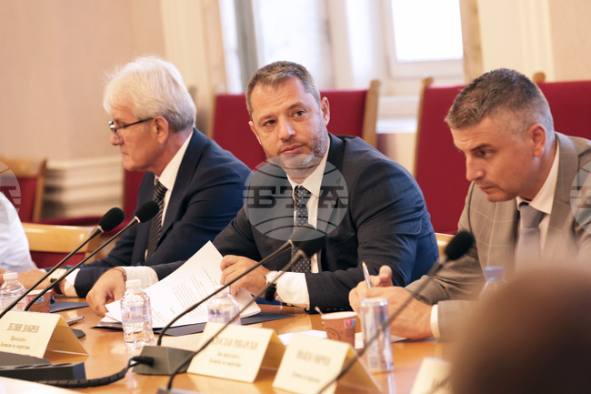 Парламент - Комисия по енергетика 