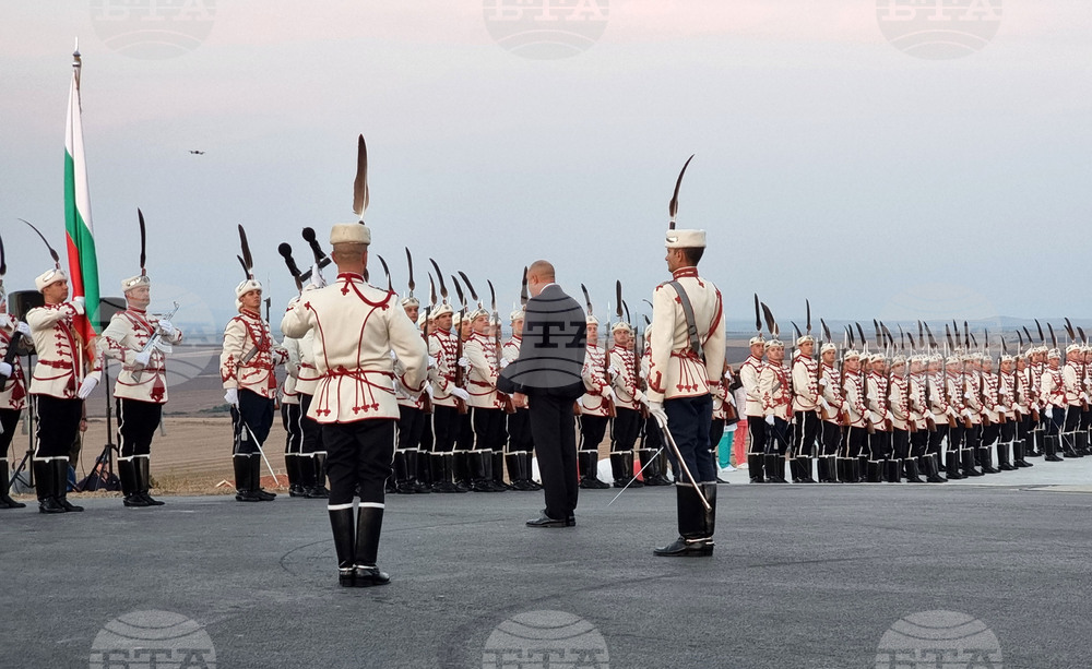 Ямбол - Румен Радев - церемония - Национален флаг