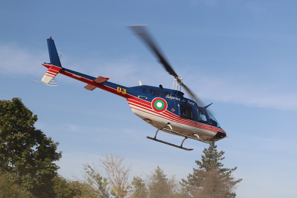 Опознавателен полет на вертолет BELL-206 до ВВВУ „Георги Бенковски“