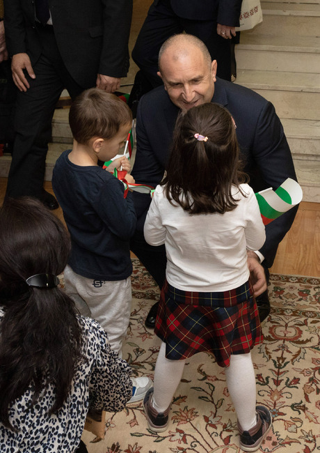 Румен Радев: Изградените над 50 български асоциации и 52 български неделни училища в Испания са доказателство за неразривната връзка на българската общност с родината