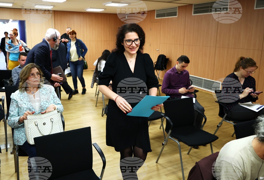 Пътят пред украинските бежанци в Европа и в България - дискусия