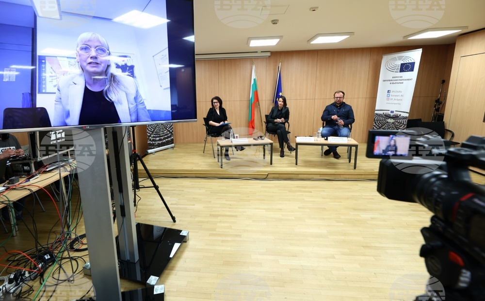 Пътят пред украинските бежанци в Европа и в България - дискусия