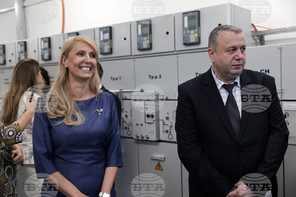 Токоизправителна станция „Юнак" - министър - посещение