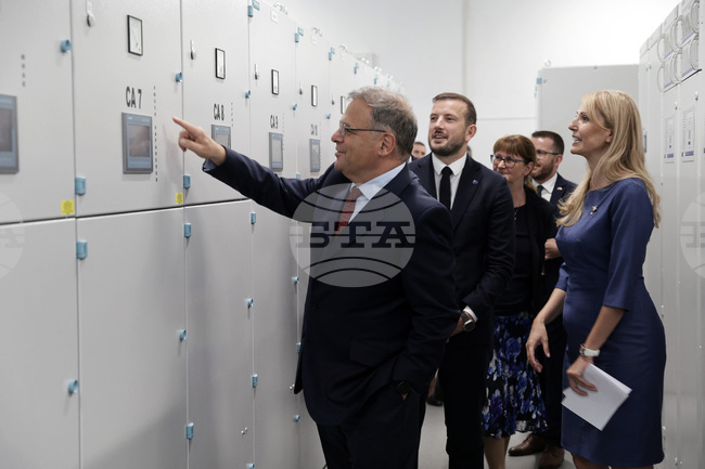 Токоизправителна станция „Юнак" - министър - посещение 