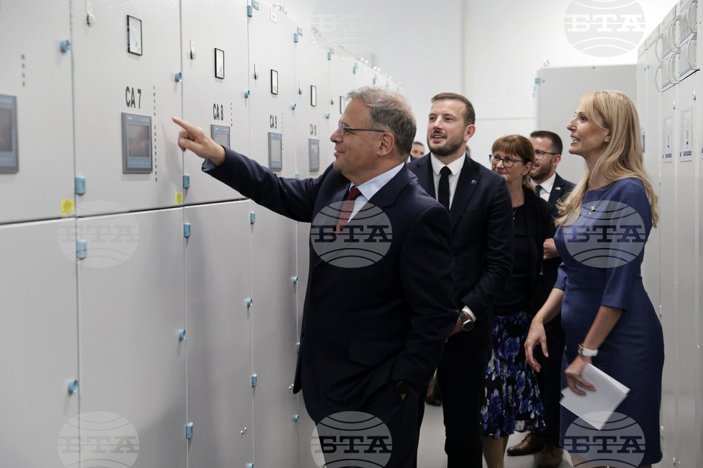 Токоизправителна станция „Юнак" - министър - посещение