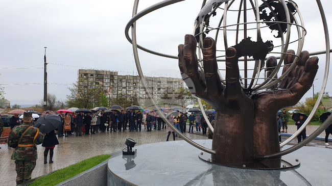 Молдова - паметник - Чернобил