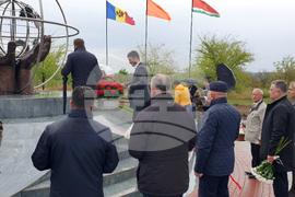 Молдова - паметник - Чернобил 