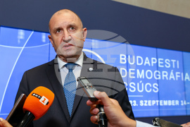 Унгария - „Семейството е ключът към сигурността“ - форум - Румен Радев