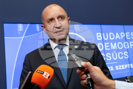 Унгария - „Семейството е ключът към сигурността“ - форум - Румен Радев