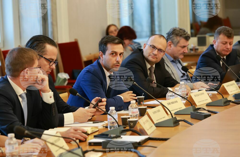 Парламент - Комисия по бюджет и финанси
