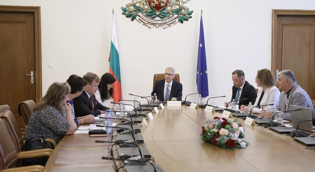 МС: Разкриват още 453 места в кризисните центрове за пострадали от насилие