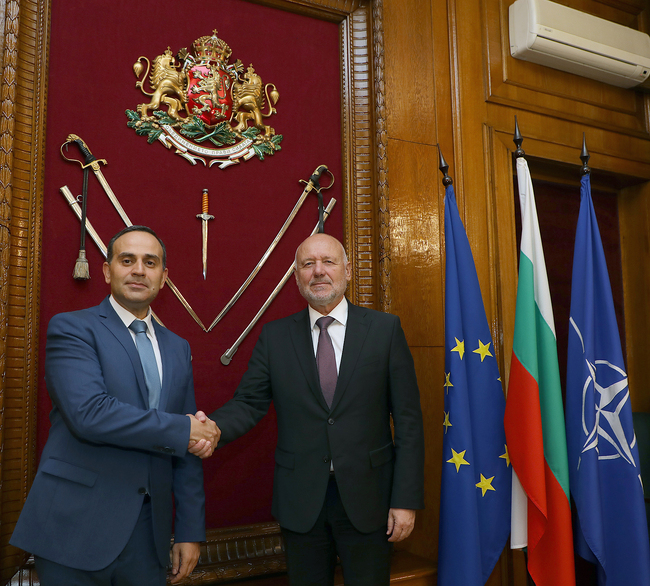МО: Министърът на отбраната Тодор Тагарев се срещна с извънредния и пълномощен посланик на Азербайджан у нас Н.Пр. Хюсейн Хюсейнов
