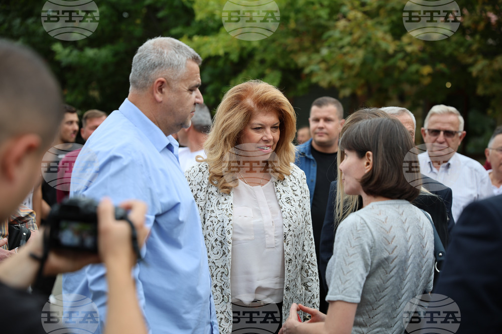 Албания - Село Големо Острени - Илияна Йотова - българско национално малцинство - среща