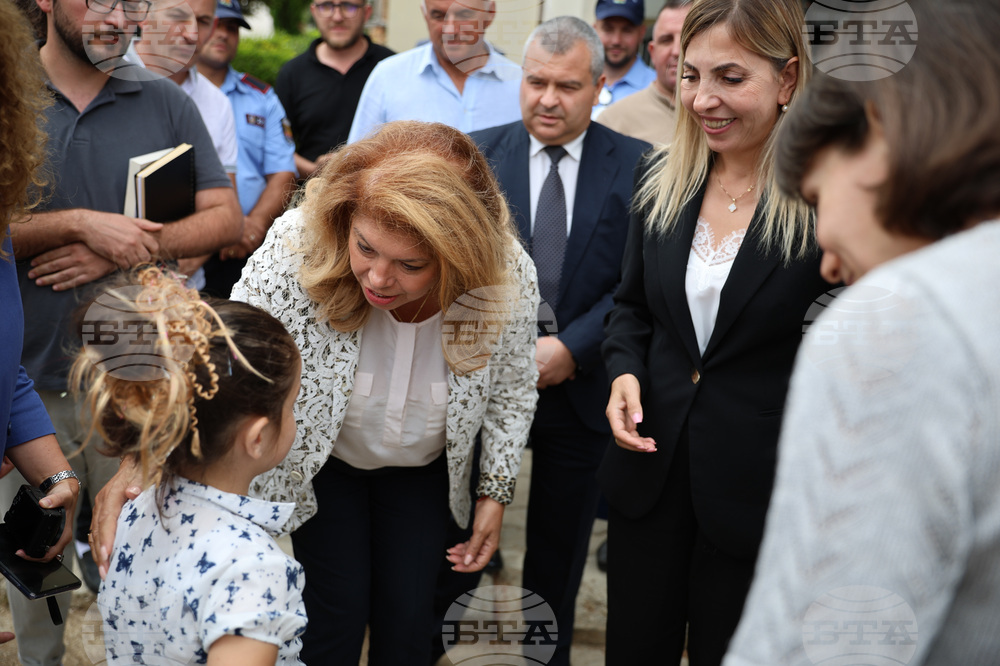 Албания - Село Големо Острени - Илияна Йотова - българско национално малцинство - среща