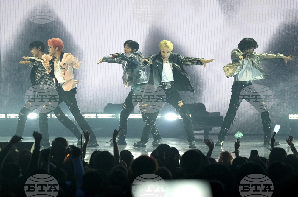 Кей-поп групата Ти Екс Ти дебютира в Европа с турне в Берлин, Париж, Амстердам и други градове 