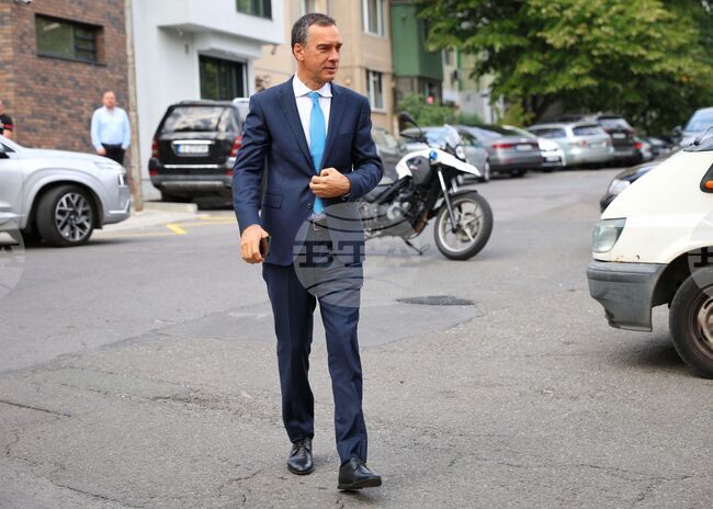 Кметът на Бургас предлага продължаване на летните образователни програми за деца 