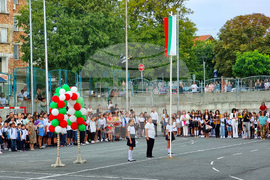 Царево - Средно училище „Никола Йонков Вапцаров" - първи учебен ден