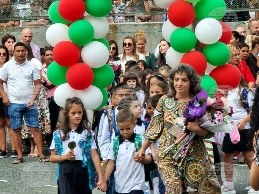 Царево - Средно училище „Никола Йонков Вапцаров" - първи учебен ден