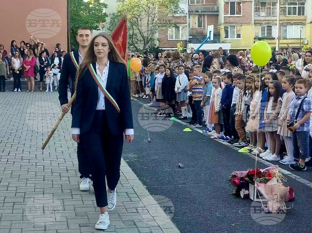 Близо 14 хиляди ученици прекрачиха прага на класните стаи в област Кърджали