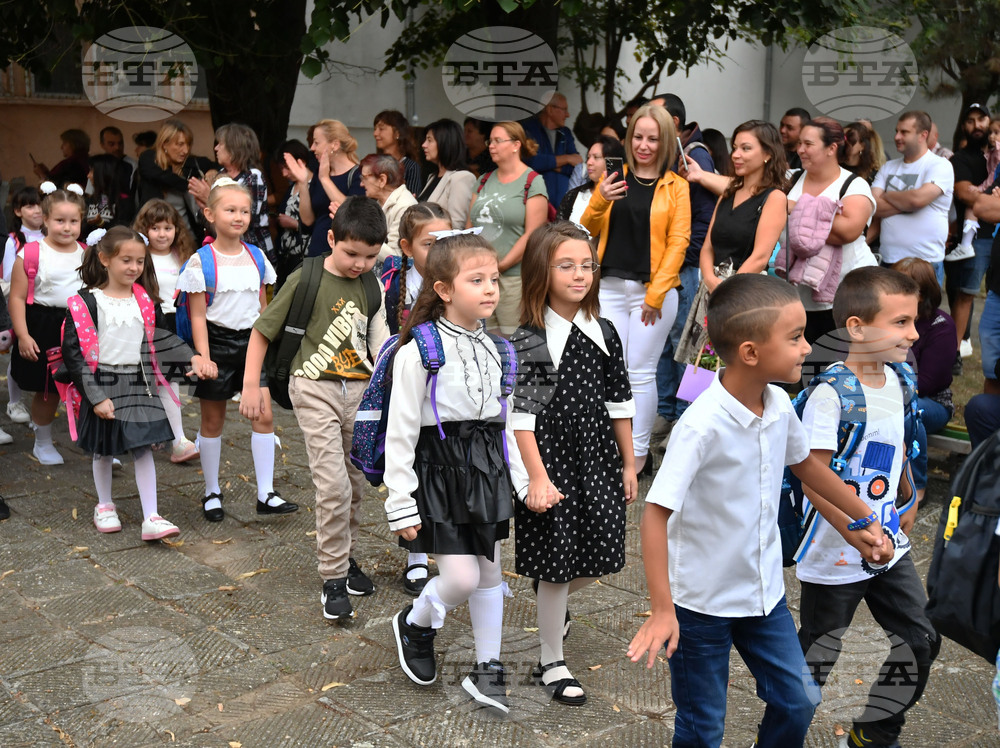 Исперих - първи учебен ден - първокласници