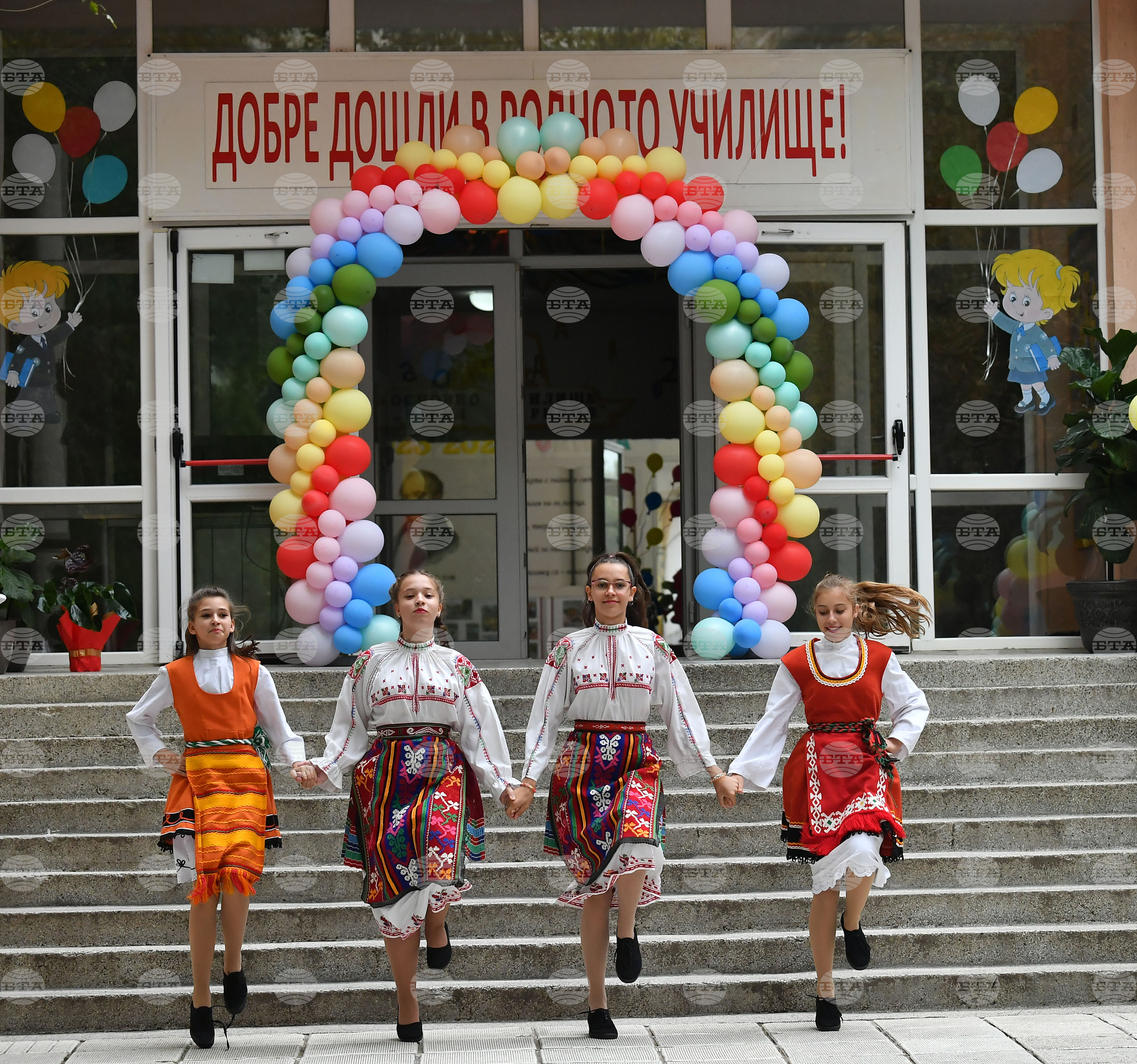 Исперих - първи учебен ден - първокласници