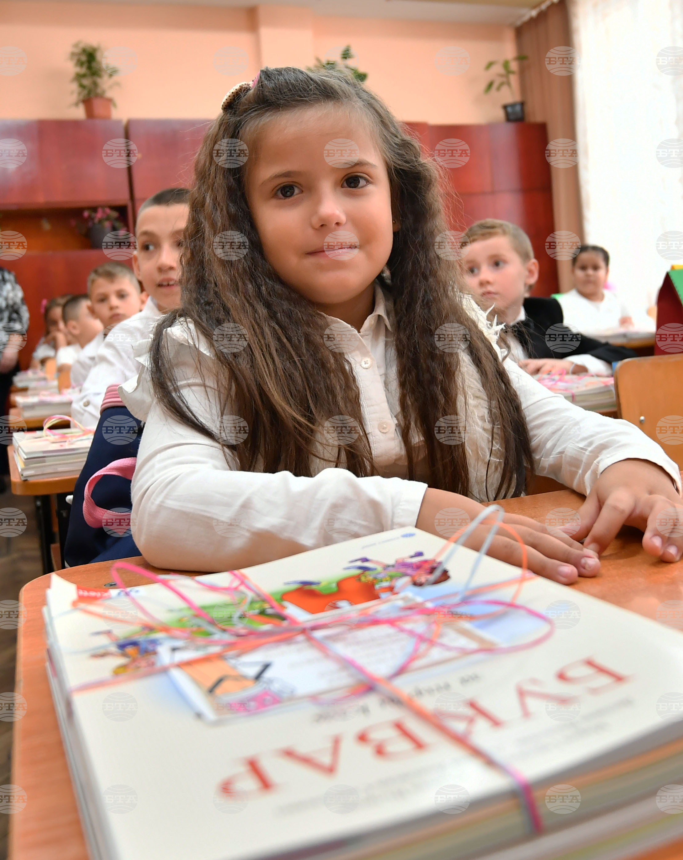 Исперих - първи учебен ден - първокласници