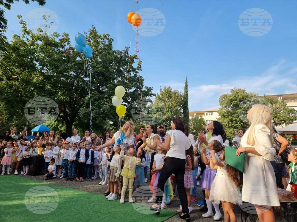 В община Стара Загора 1414 първокласниците влязоха днес в класните стаи