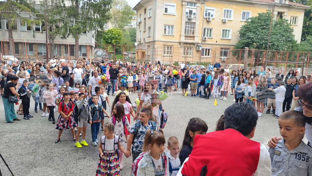Добрич - първи учебен ден - тържество