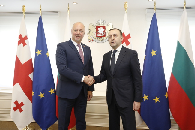 Председателят на Народното събрание Росен Желязков обсъди възможностите за разширяване на икономическото сътрудничество между България и Грузия с премиера на страната Иракли Гарибашвили
