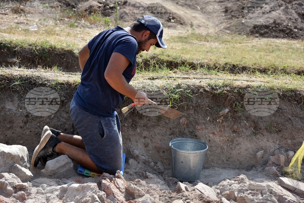 Suvorovo - excavations - prehistoric settlement
