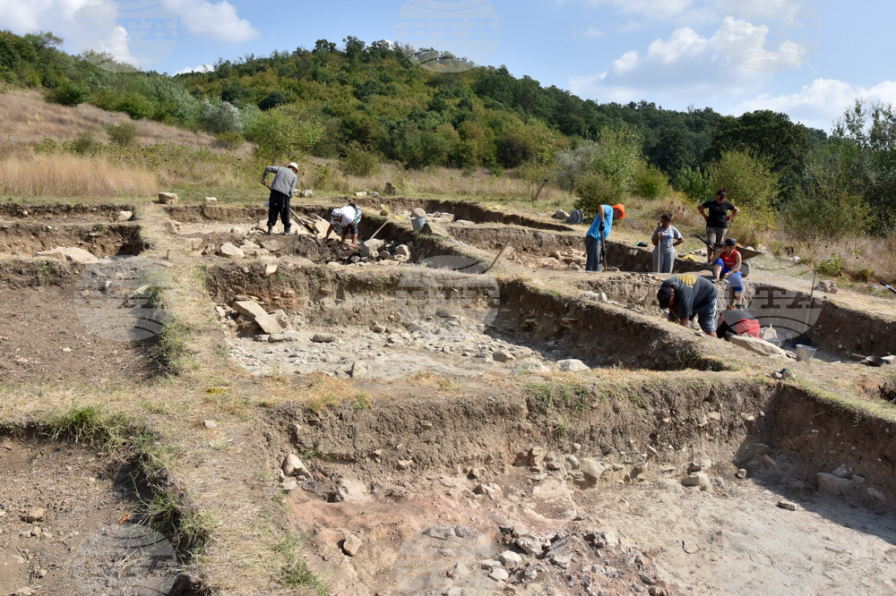 Suvorovo - excavations - prehistoric settlement