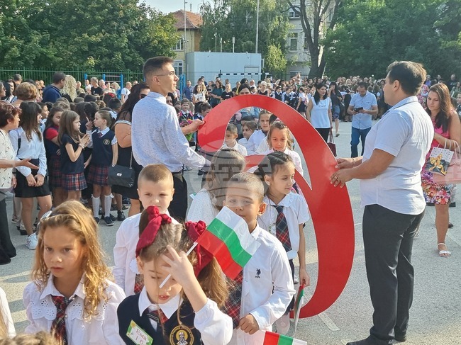 В област Плевен 103 училища посрещат ученици в първия учебен ден, над 1800 са първокласниците