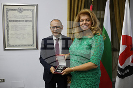 Албания - Тирански университет - Илияна Йотова - Артан Ходжа - среща