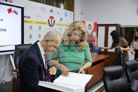 Албания - Тирански университет - Илияна Йотова - Артан Ходжа - среща