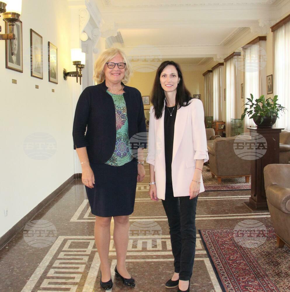 Foreign Minister Discusses Education, Innovation and Culture Initiatives with Austrian Ambassador