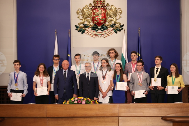 Премиер - ученици - награди 