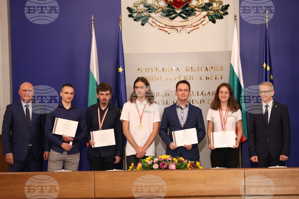 Николай Денков - ученици - награди