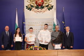 Николай Денков - ученици - награди